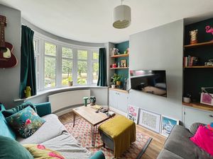 Lounge- click for photo gallery